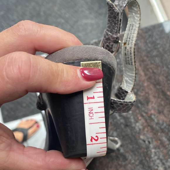 Sandals - Picture 4 of 4